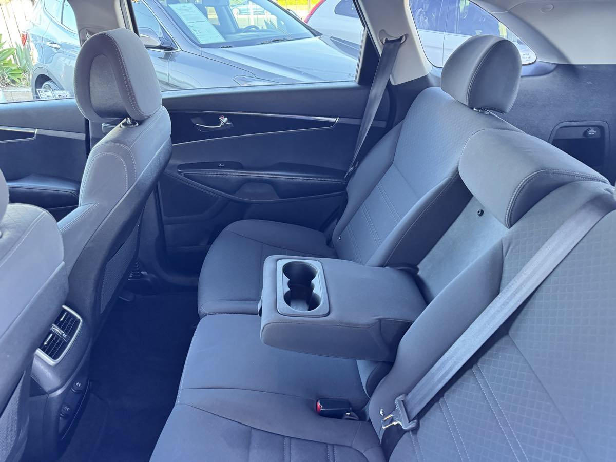 Used 2016 Kia Sorento AWD image 30