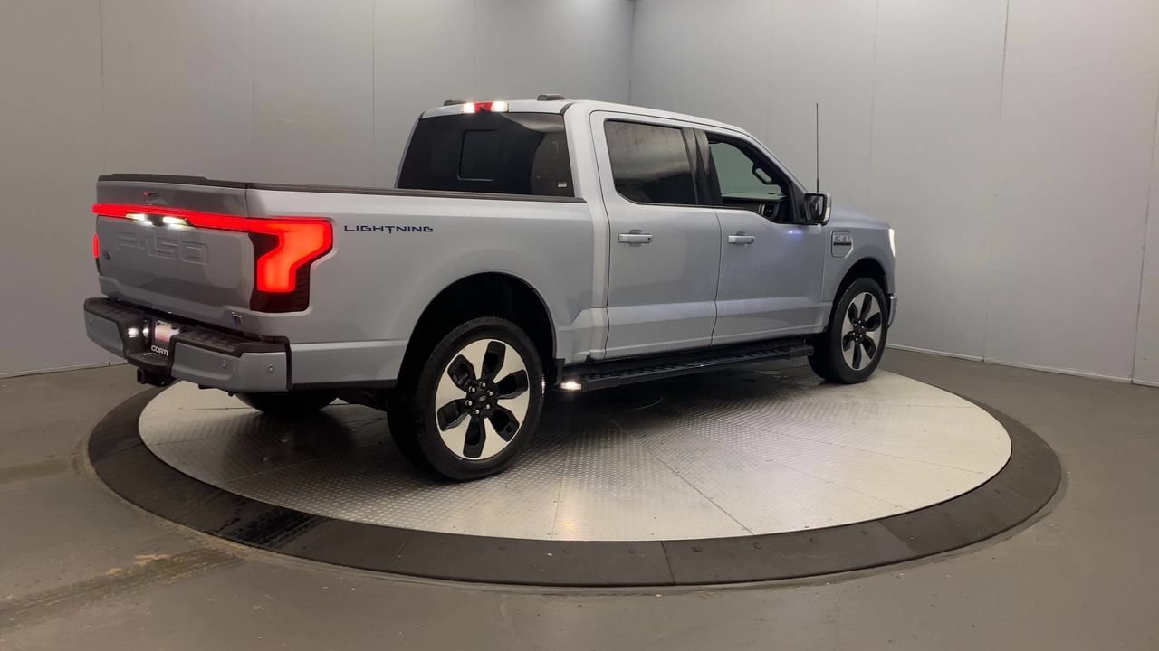 Used 2022 Ford F150 Lightning Platinum AWD/4WD image 5