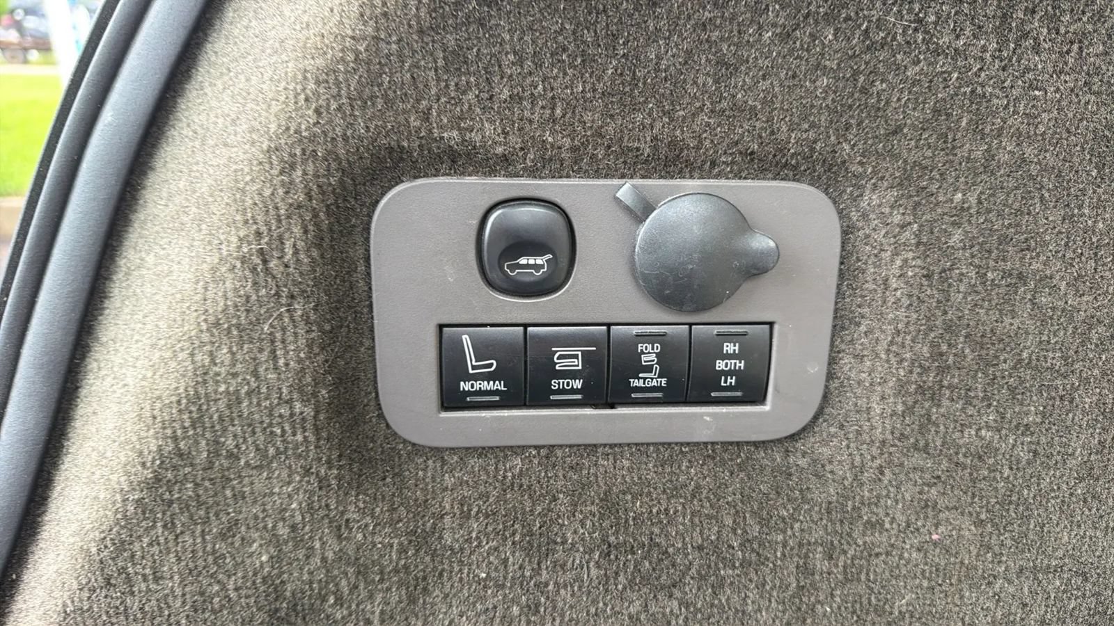 Used 2019 Lincoln MKT AWD image 73