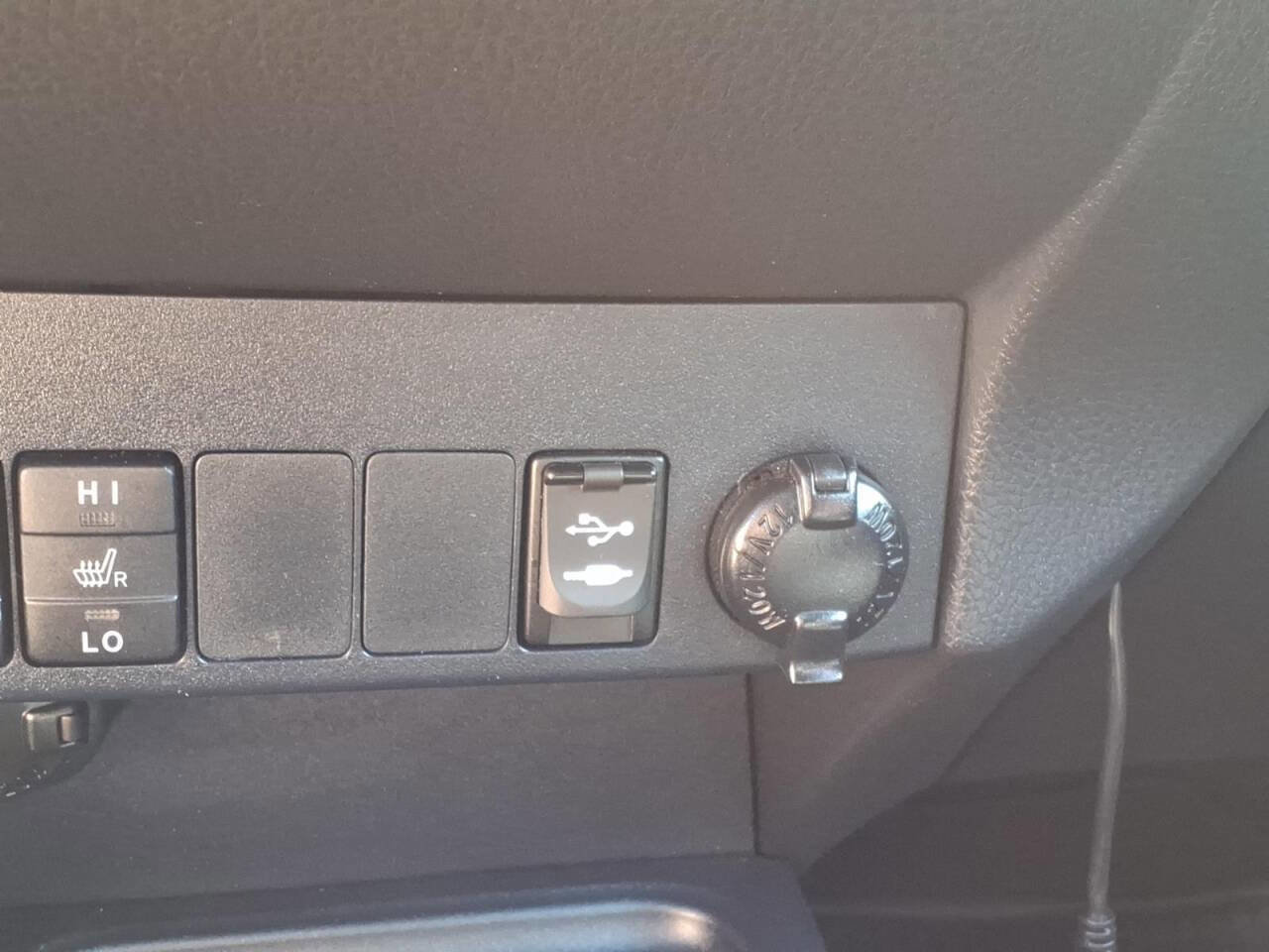Used 2018 Toyota RAV4 SE w/ Power Extra Value Package AWD/4WD image 23