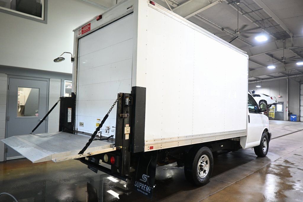 Used 2017 Chevrolet Express 3500 image 9