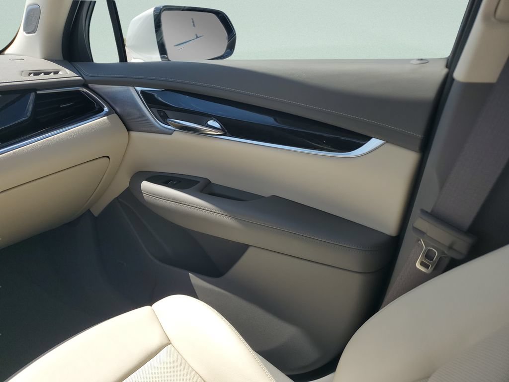Used 2024 Cadillac XT6 Premium Luxury AWD/4WD image 13