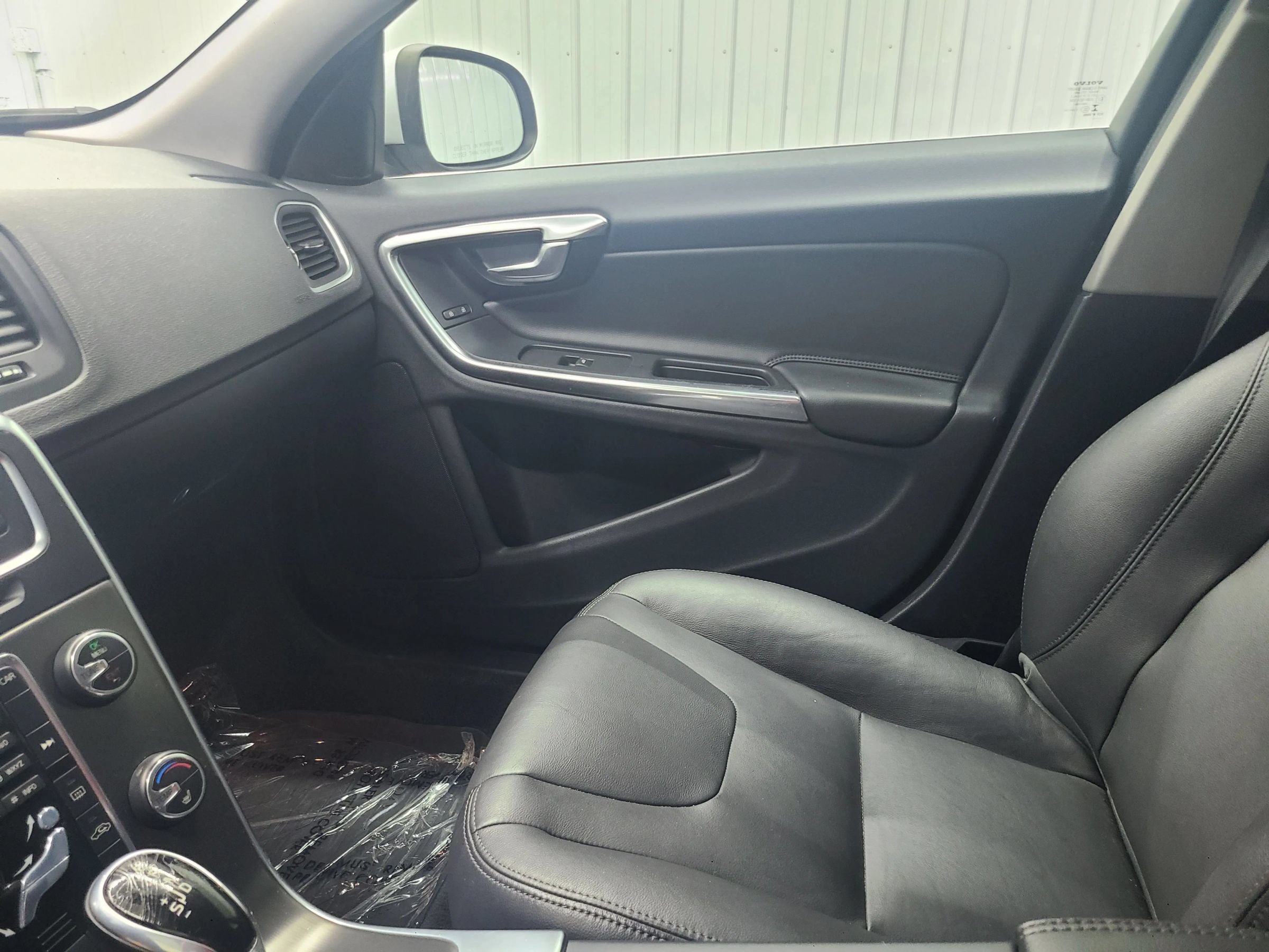 Used 2015 Volvo V60 T5 Premier AWD/4WD image 24