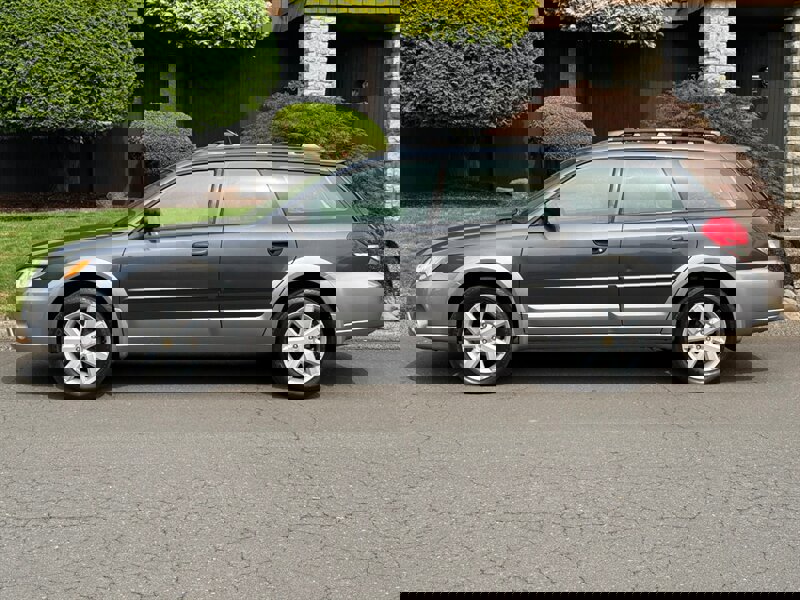 Used 2009 Subaru Outback 2.5i Special Edition image 2