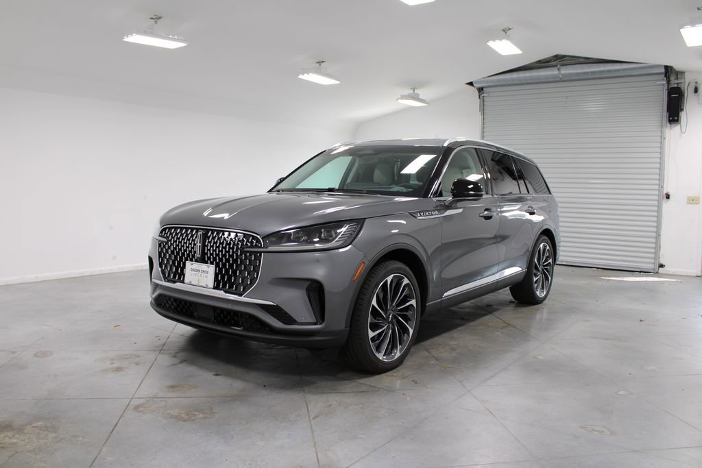 New 2025 Lincoln Aviator Reserve w/ Luxury Package image 3