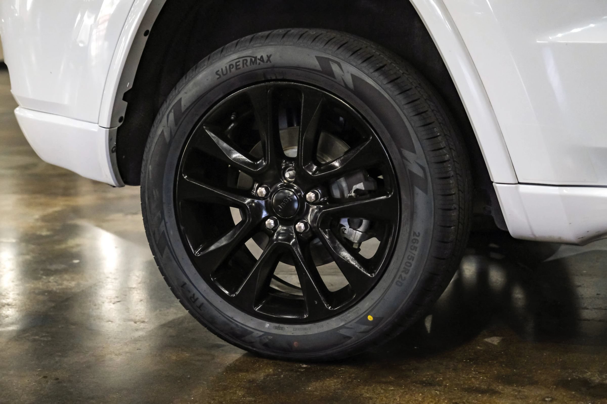 Used 2018 Jeep Grand Cherokee Altitude AWD/4WD image 52