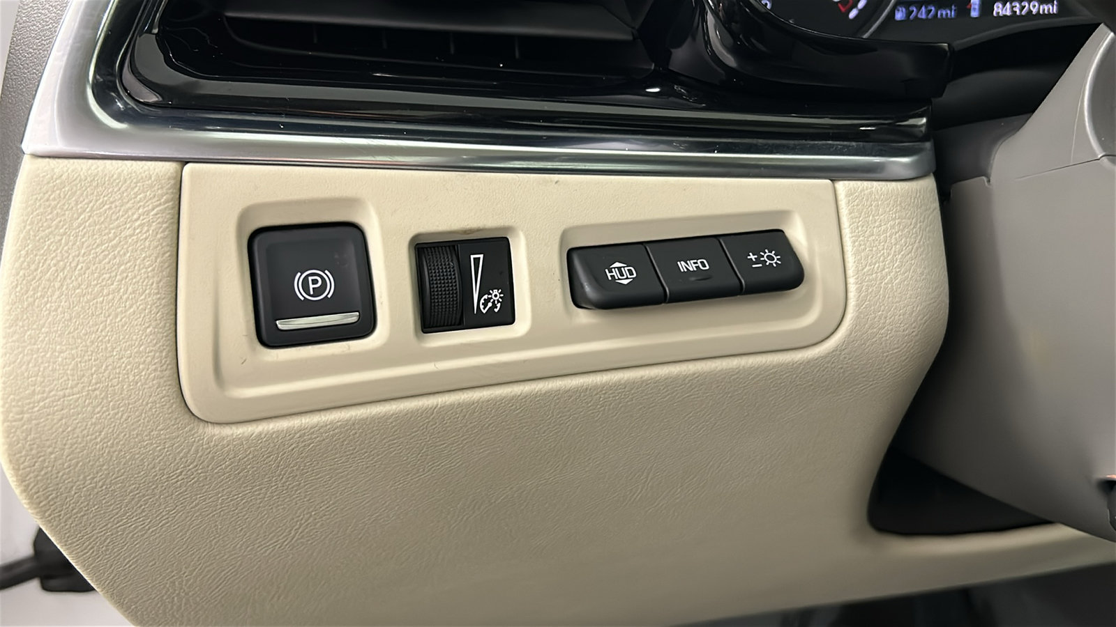 Used 2021 Cadillac XT6 Premium Luxury AWD/4WD image 24