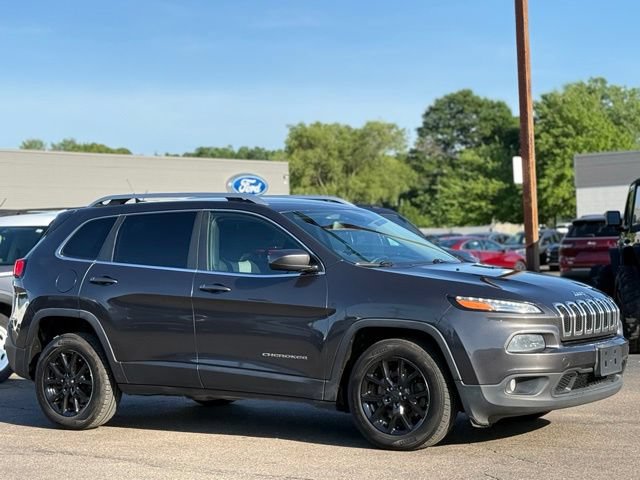 Used 2014 Jeep Cherokee Latitude w/ Cold Weather Group FWD image 35
