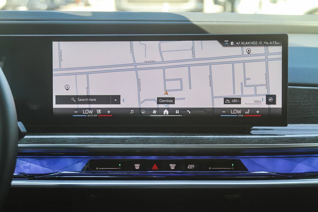 Used 2026 BMW 750e xDrive w/ Premium Package AWD/4WD image 10