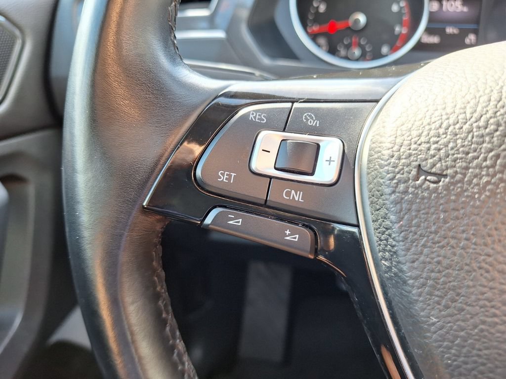 Used 2018 Volkswagen Tiguan SE AWD/4WD image 19