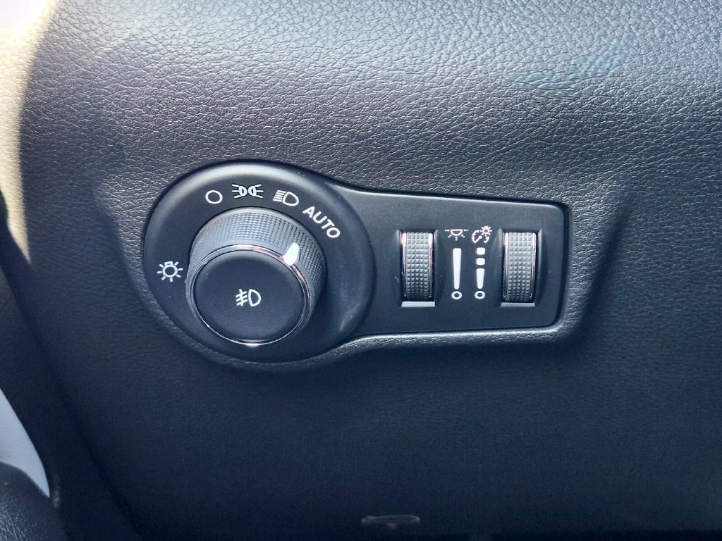 Used 2026 Jeep Compass Limited AWD/4WD image 24