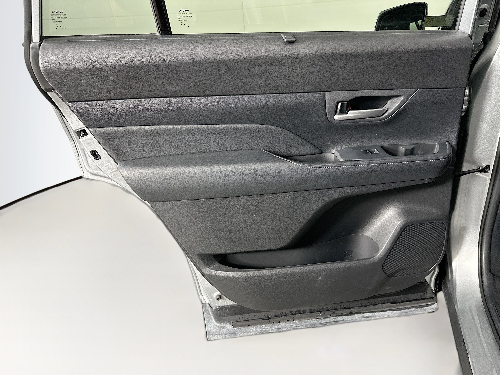 Used 2025 Toyota Grand Highlander FWD image 25