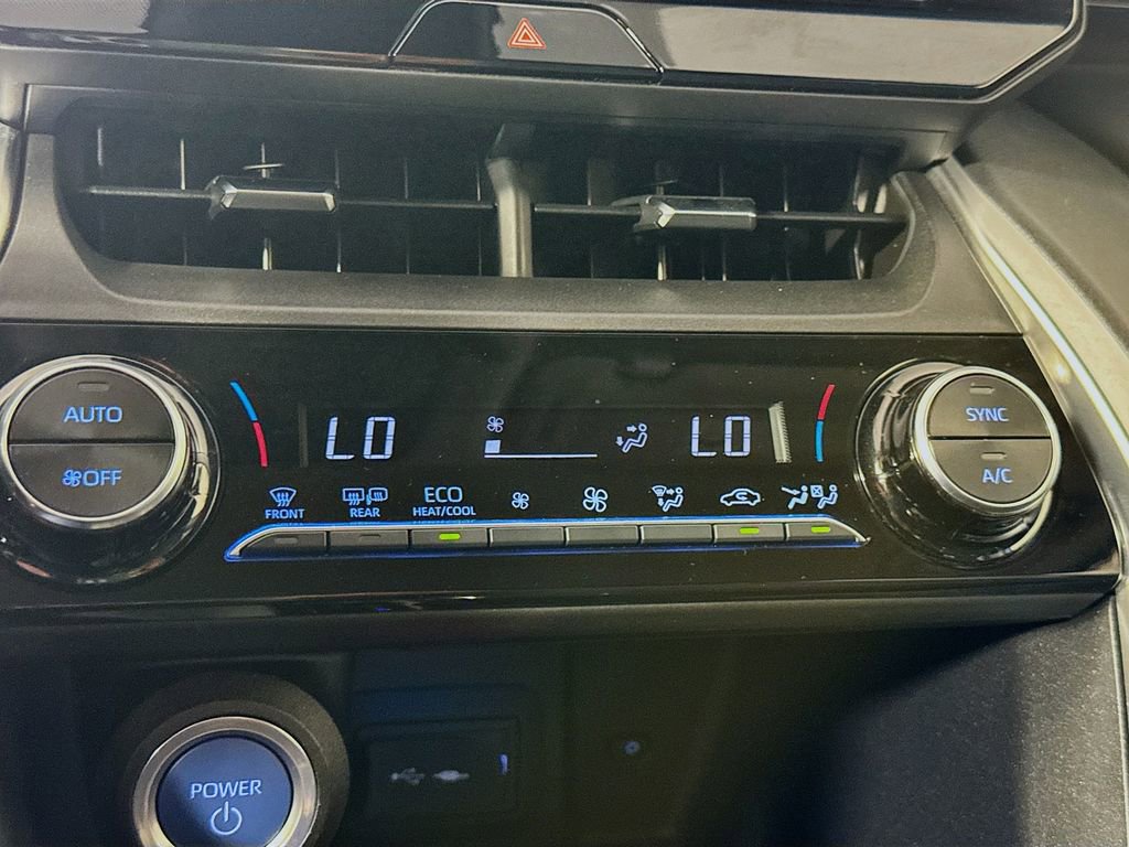 Used 2022 Toyota Venza LE image 17