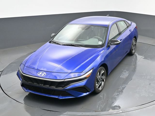 Used 2025 Hyundai Elantra SEL image 20