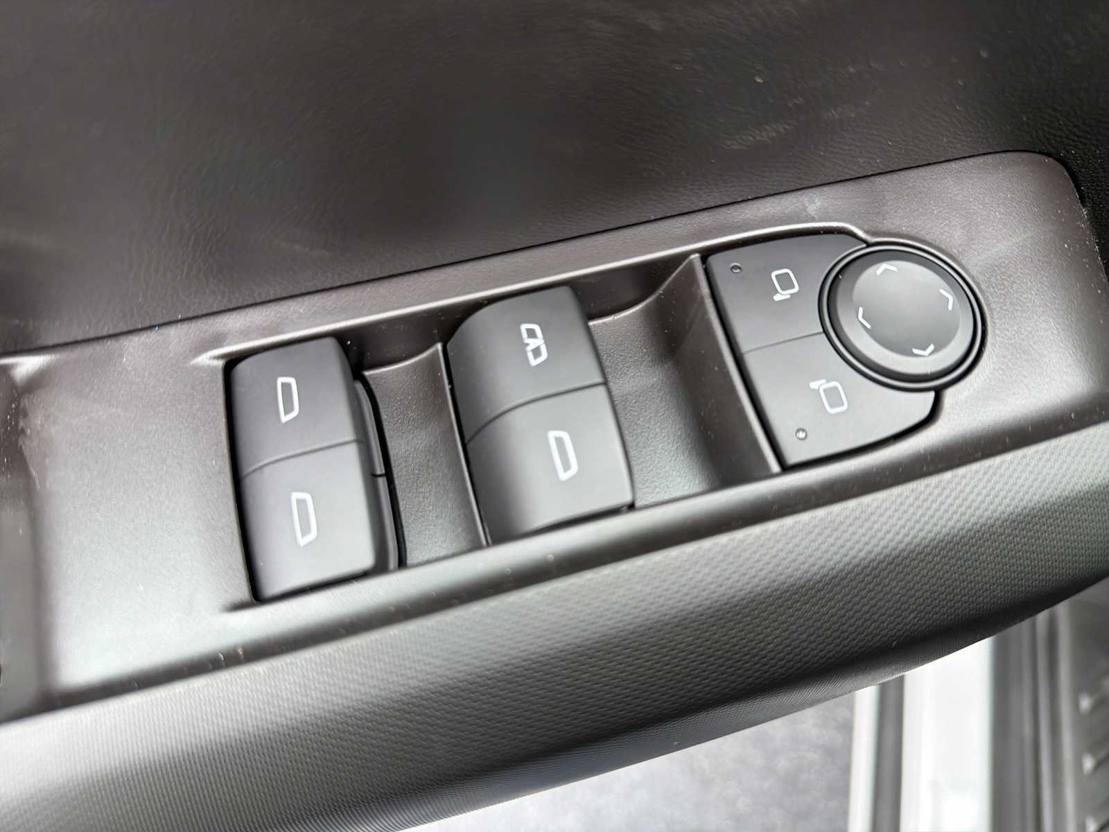 New 2026 GMC Canyon Elevation w/ Convenience Package RWD image 17