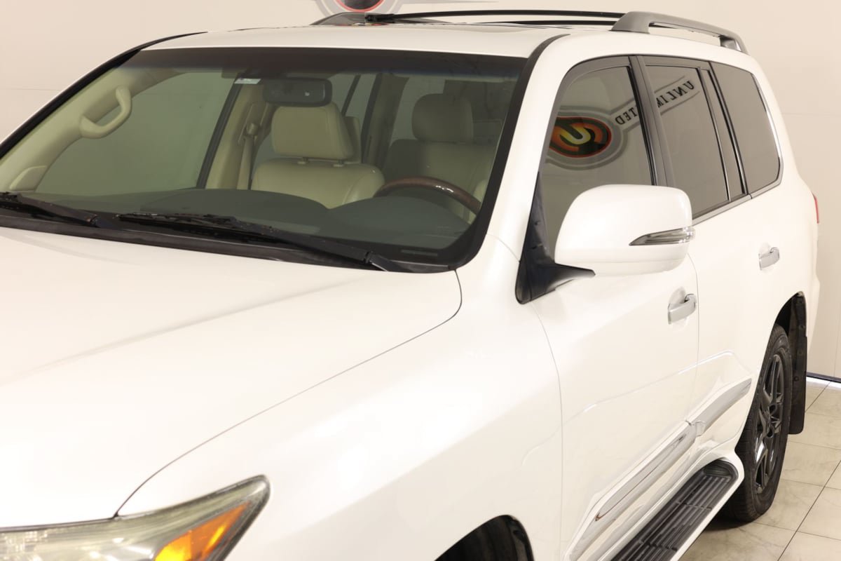 Used 2013 Lexus LX 570 4WD w/ Luxury Pkg w/Pre-crash image 50