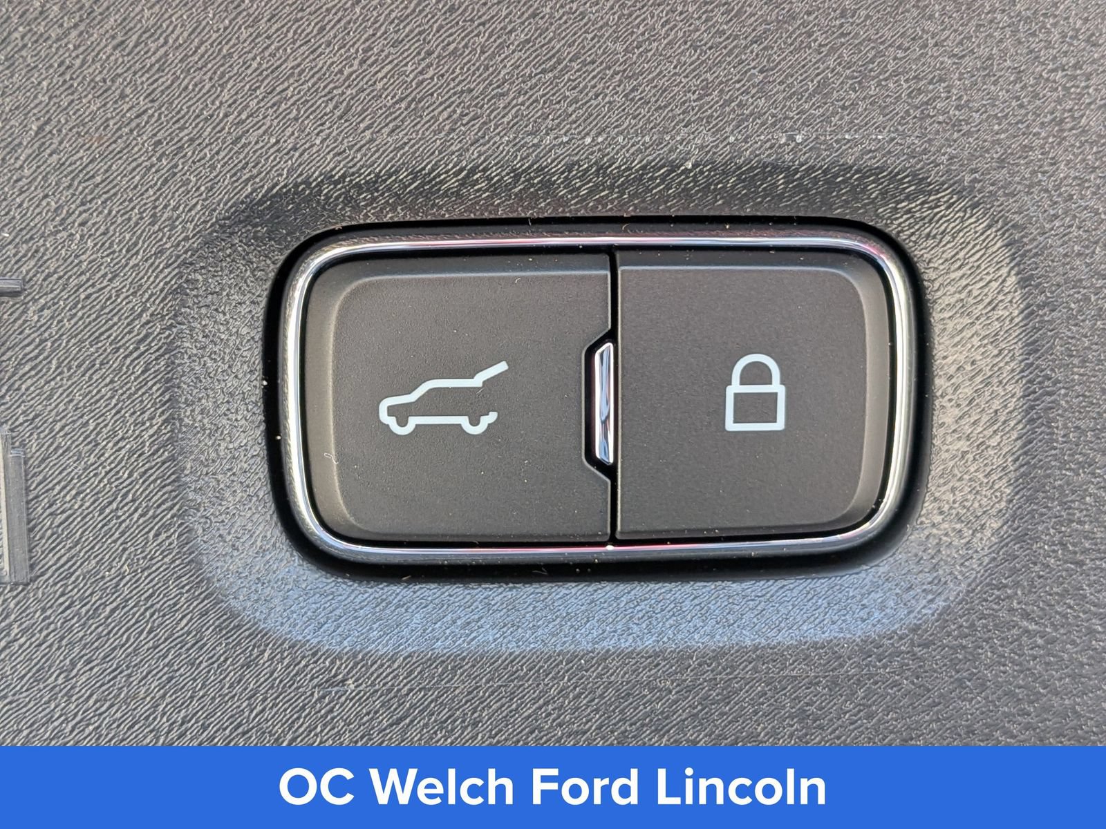 Certified 2025 Lincoln Navigator Reserve AWD/4WD image 16