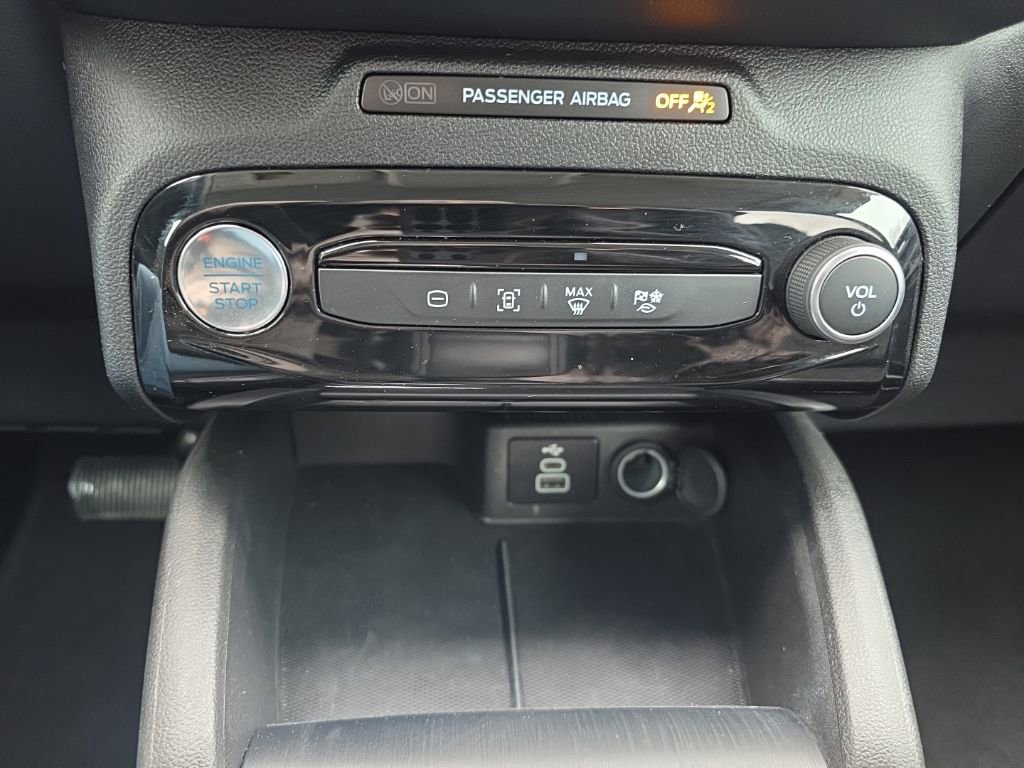 Used 2024 Ford Escape SE image 28