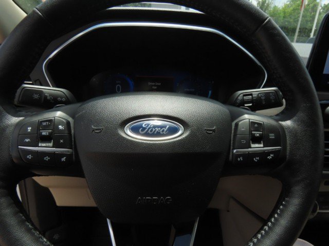 Used 2020 Ford Escape Titanium AWD/4WD image 26