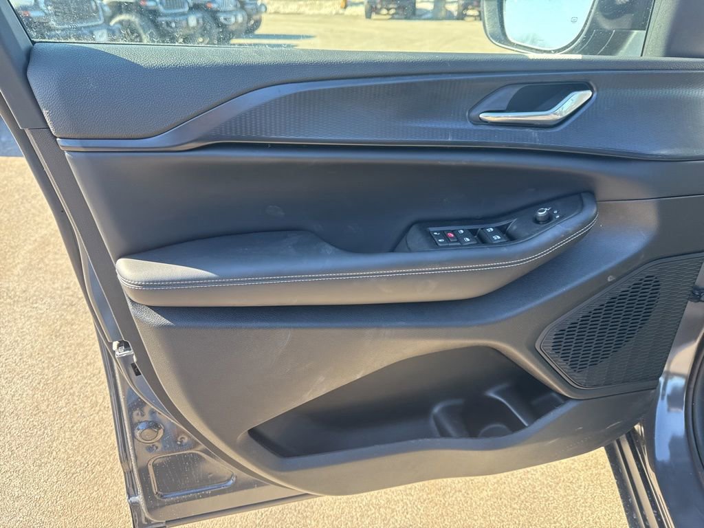 New 2026 Jeep Grand Cherokee Laredo image 18