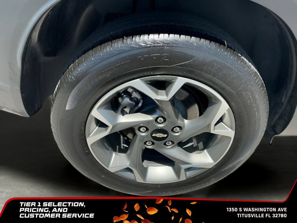 Used 2025 Chevrolet Trax LT w/ LT Convenience Package FWD image 17