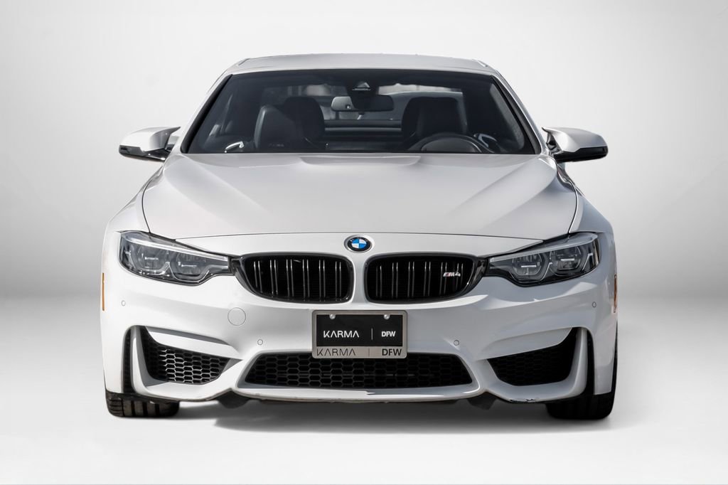 Used 2018 BMW M4 Convertible image 4