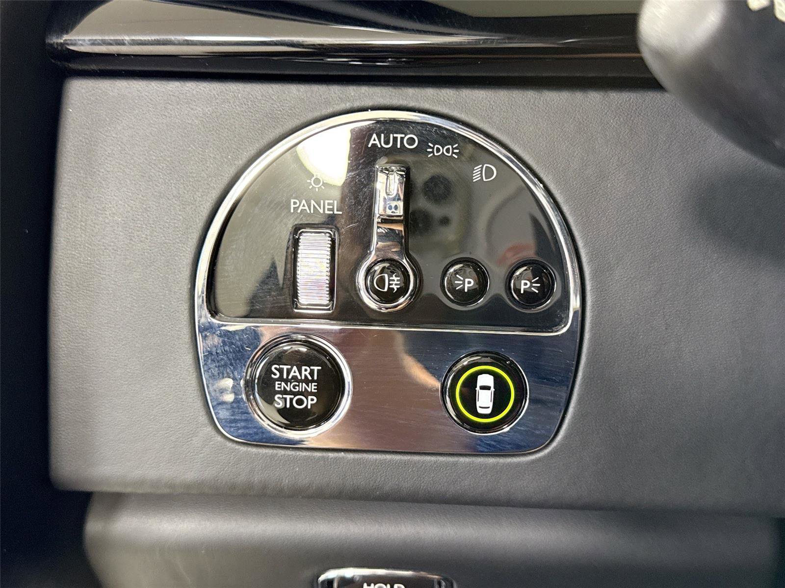 Used 2019 Rolls-Royce Phantom Sedan image 23