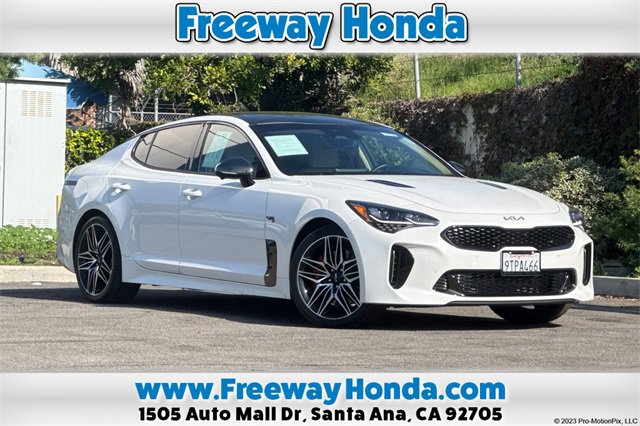 Used 2022 Kia Stinger GT2 image 1