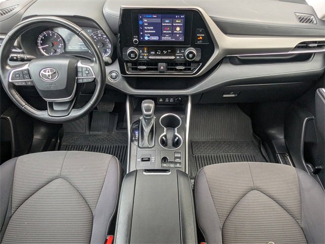 Used 2023 Toyota Highlander L image 16