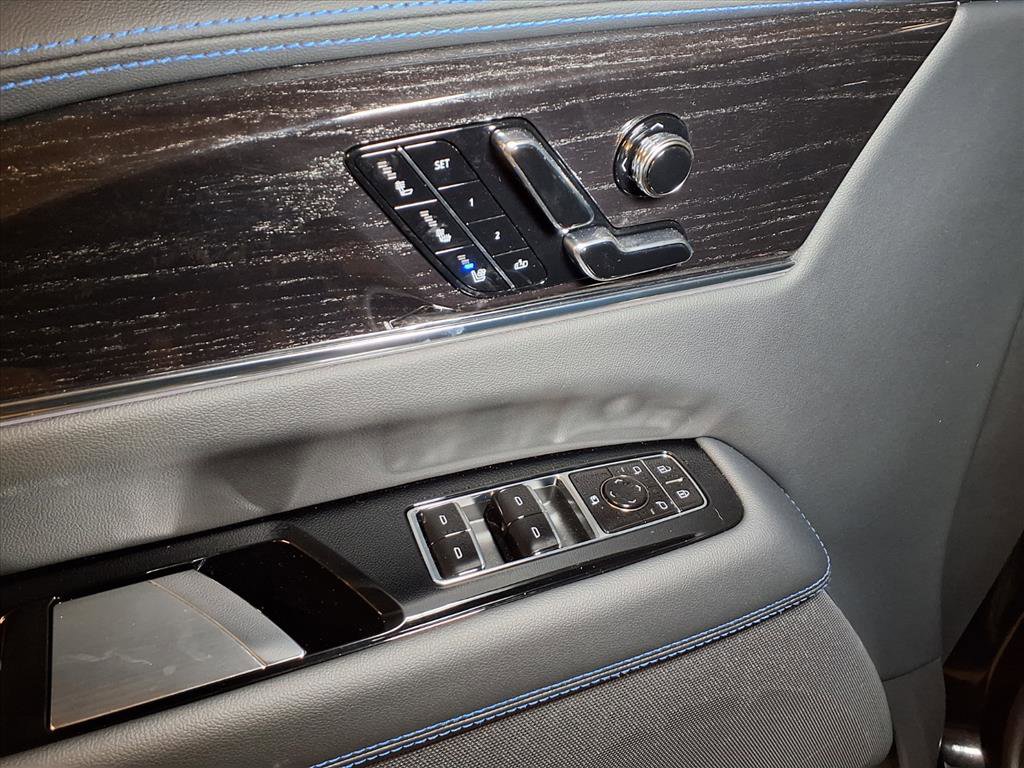 New 2026 Cadillac Escalade IQ Luxury 1 image 16