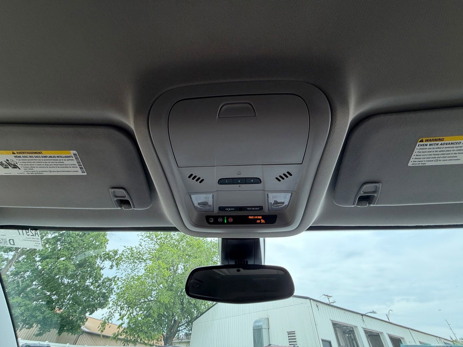 Used 2023 GMC Acadia SLT FWD image 37