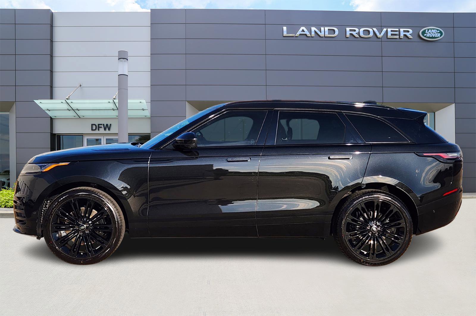New 2026 Land Rover Range Rover Velar Dynamic SE image 3