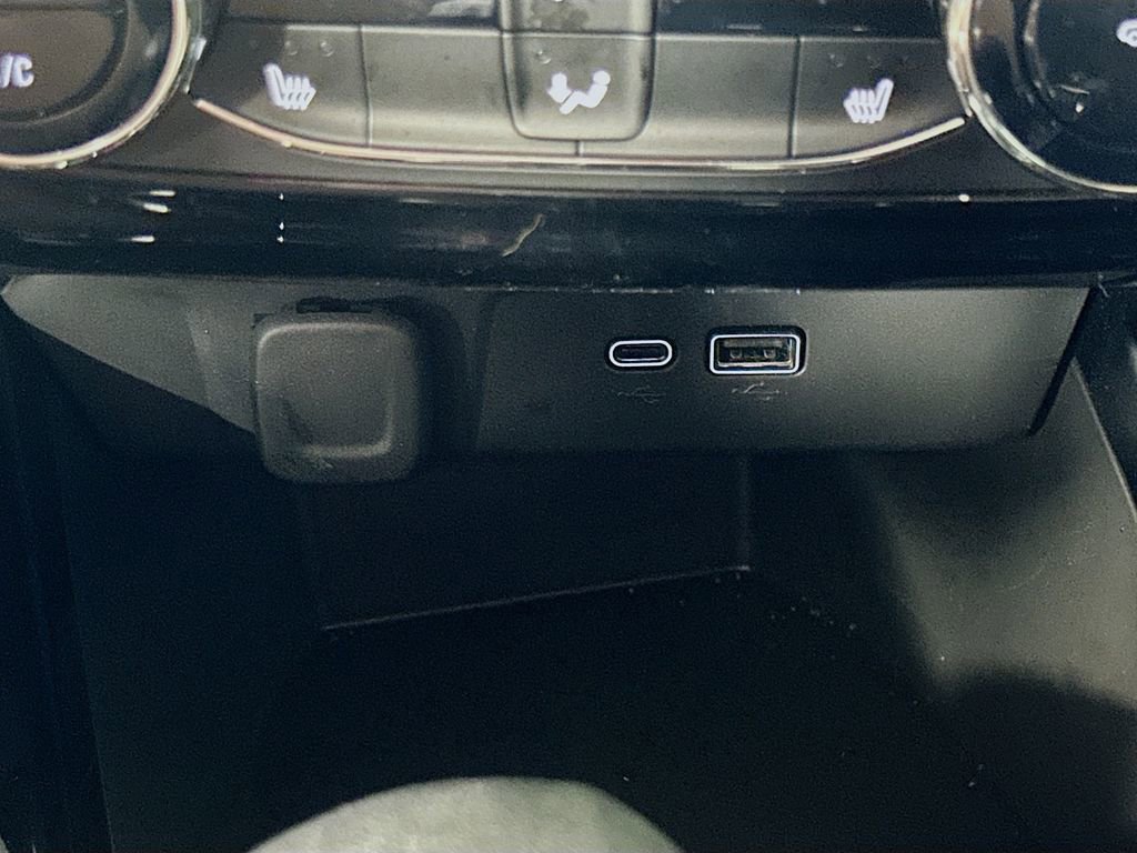 Used 2025 Chevrolet Trax ACTIV image 30