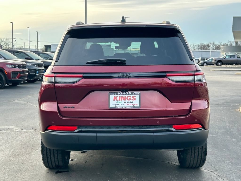 New 2025 Jeep Grand Cherokee 4WD image 6