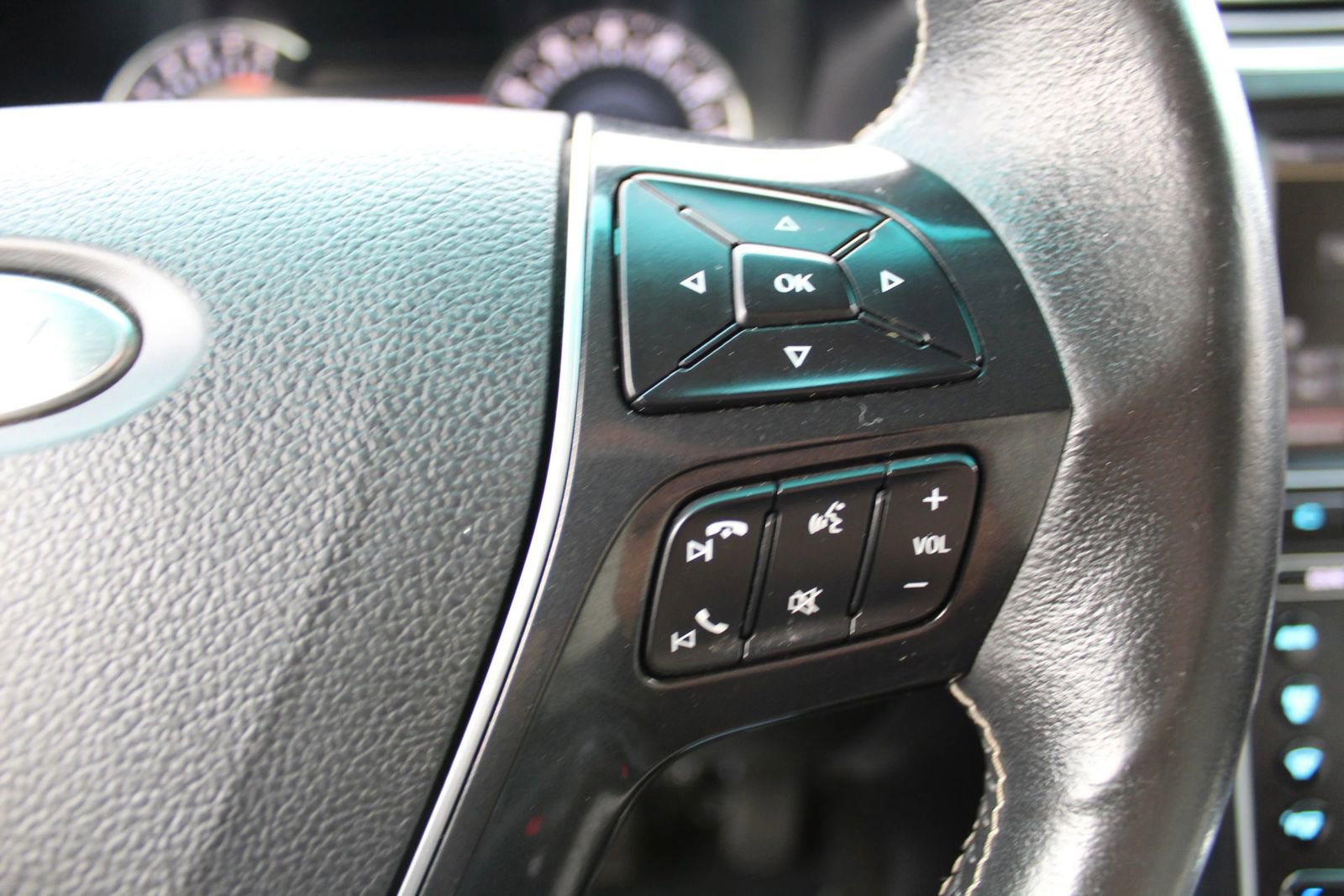 Used 2016 Ford Explorer Platinum AWD/4WD image 19