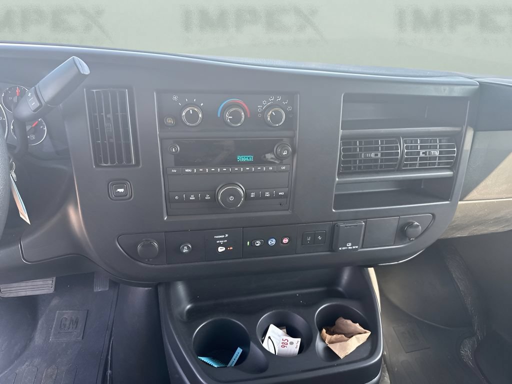 Used 2025 Chevrolet Express 3500 LT w/ LT Preferred Equipment Group RWD image 12