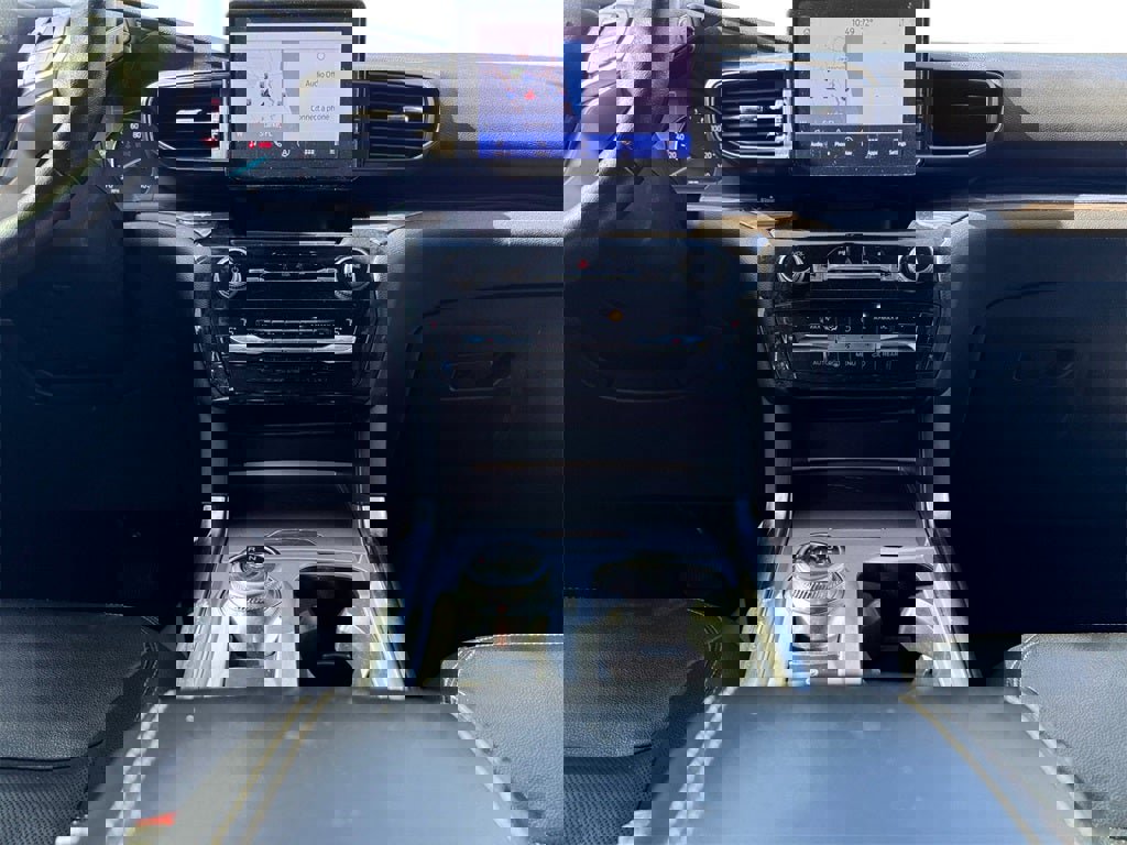 Used 2021 Ford Explorer Limited w/ Equipment Group 301A image 11