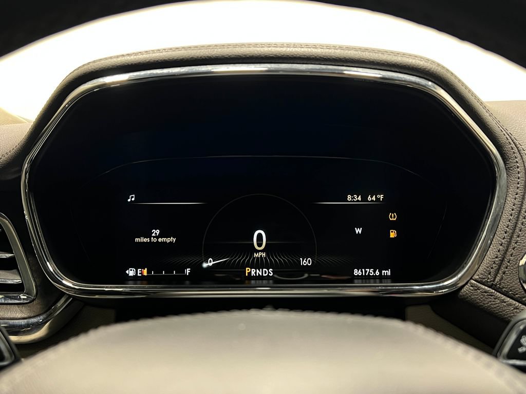 Used 2017 Lincoln Continental Select w/ Climate Package FWD image 24