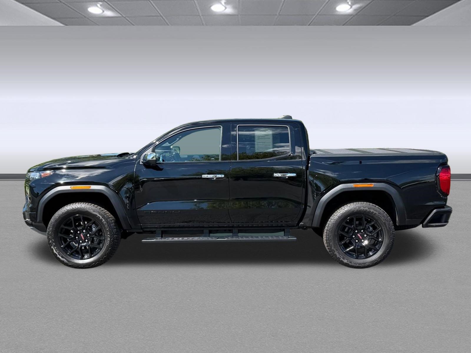 Used 2026 GMC Canyon Denali w/ LPO, Denali Black Edition AWD/4WD image 2
