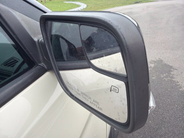Used 2018 Ford Explorer XLT w/ Equipment Group 202A FWD image 6