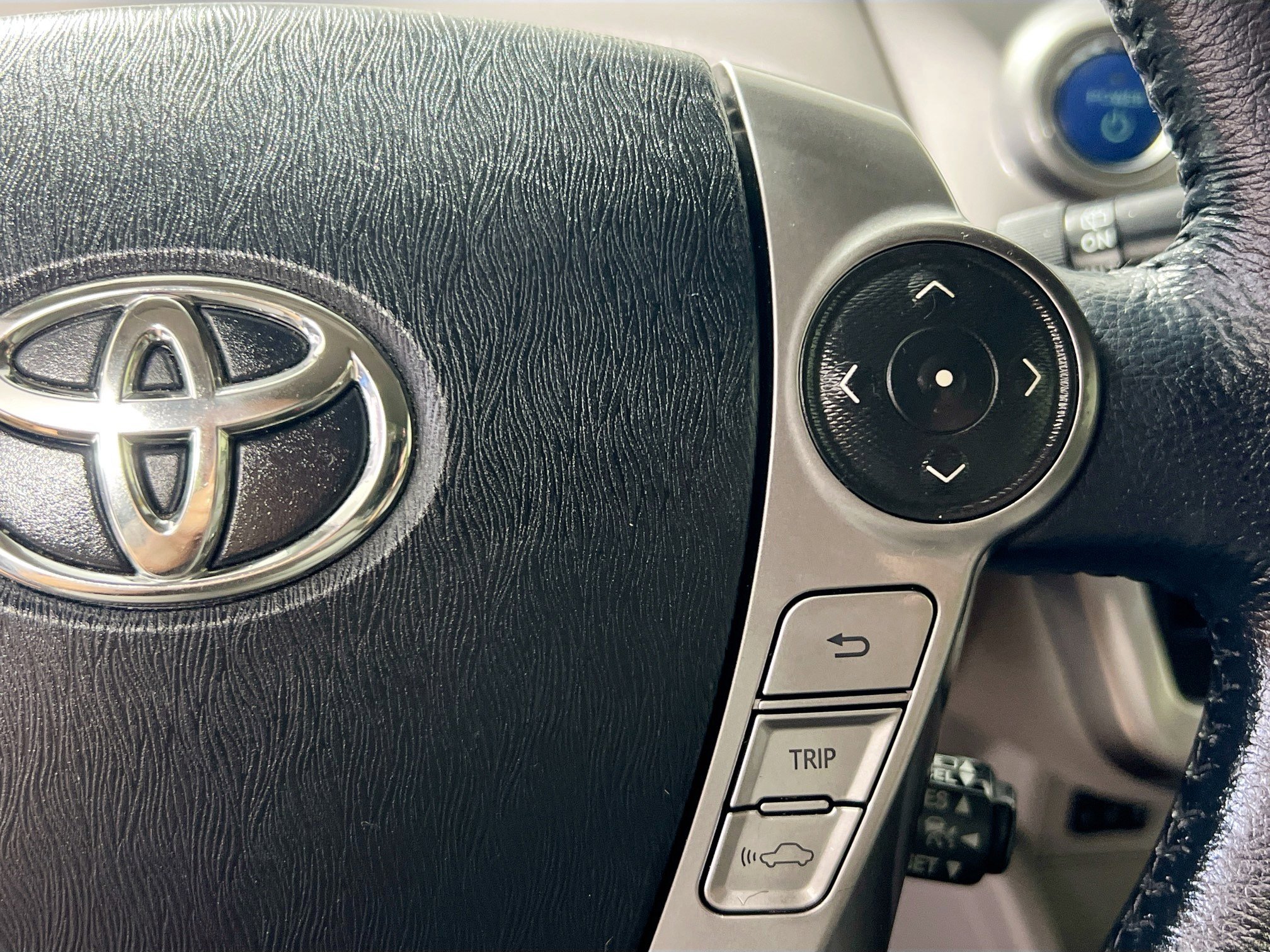 Used 2015 Toyota Prius V Five image 19