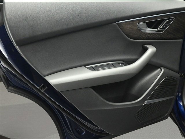 Used 2020 Audi Q8 Prestige w/ Prestige Package image 13