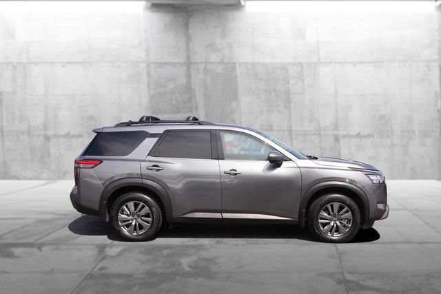 Certified 2025 Nissan Pathfinder SV w/ SV Premium Package FWD image 5