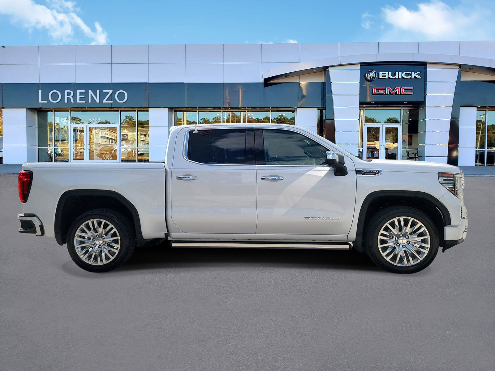Used 2024 GMC Sierra 1500 Denali w/ Denali Reserve Package AWD/4WD image 4