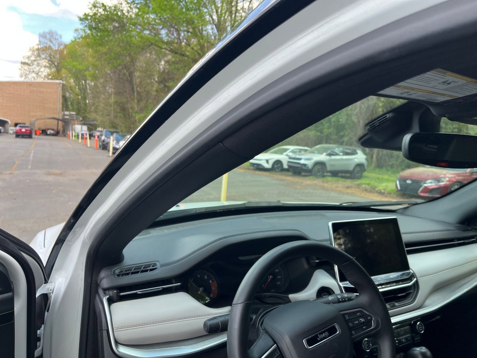 Used 2025 Jeep Compass Limited image 35