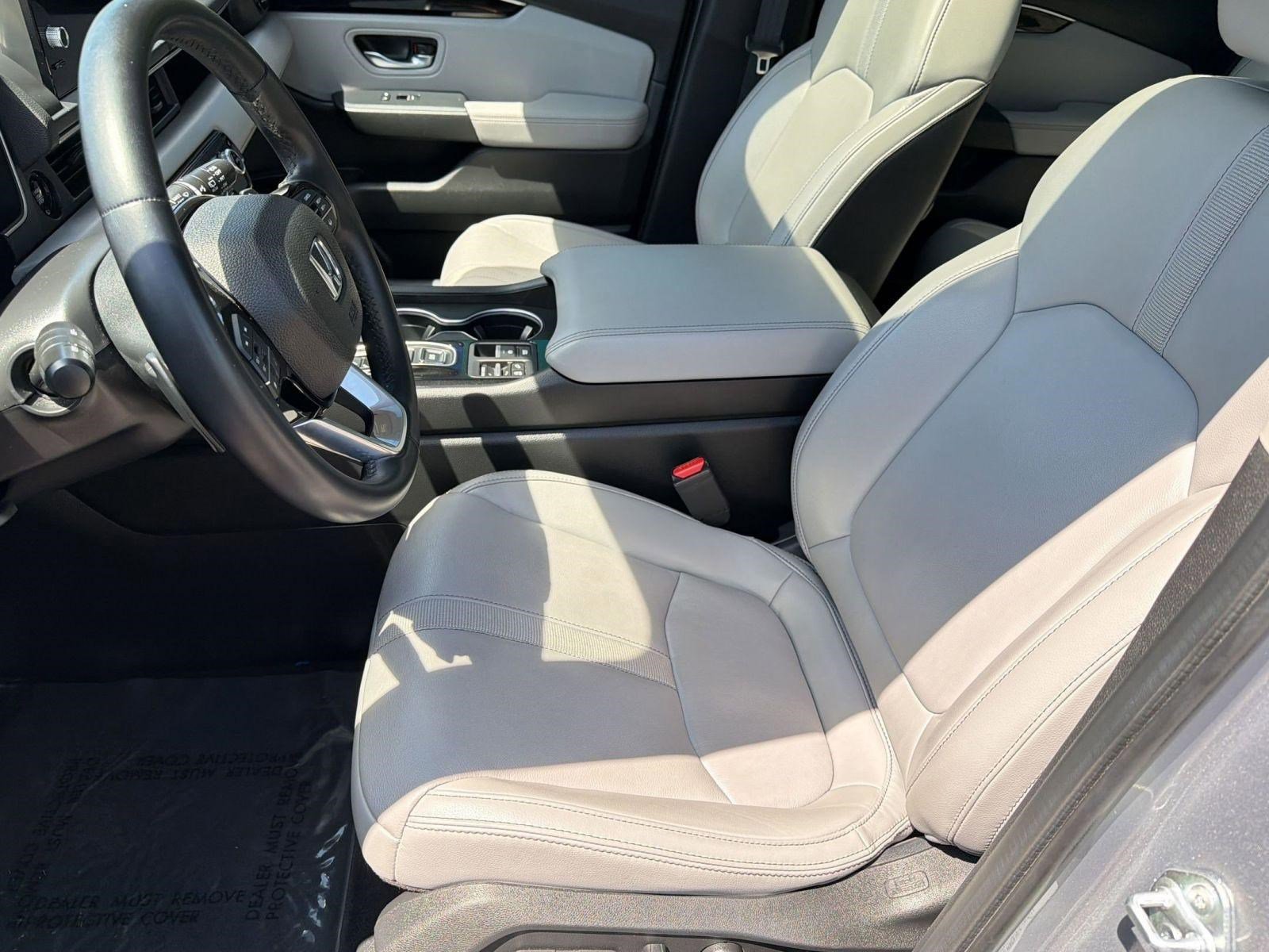 Used 2023 Honda Pilot Touring image 5