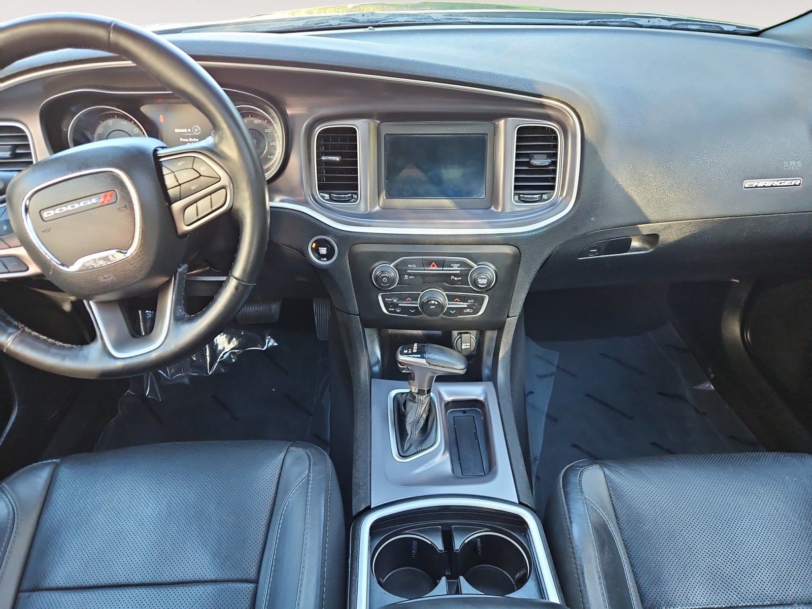 Used 2020 Dodge Charger SXT w/ Leather Interior Group RWD image 11
