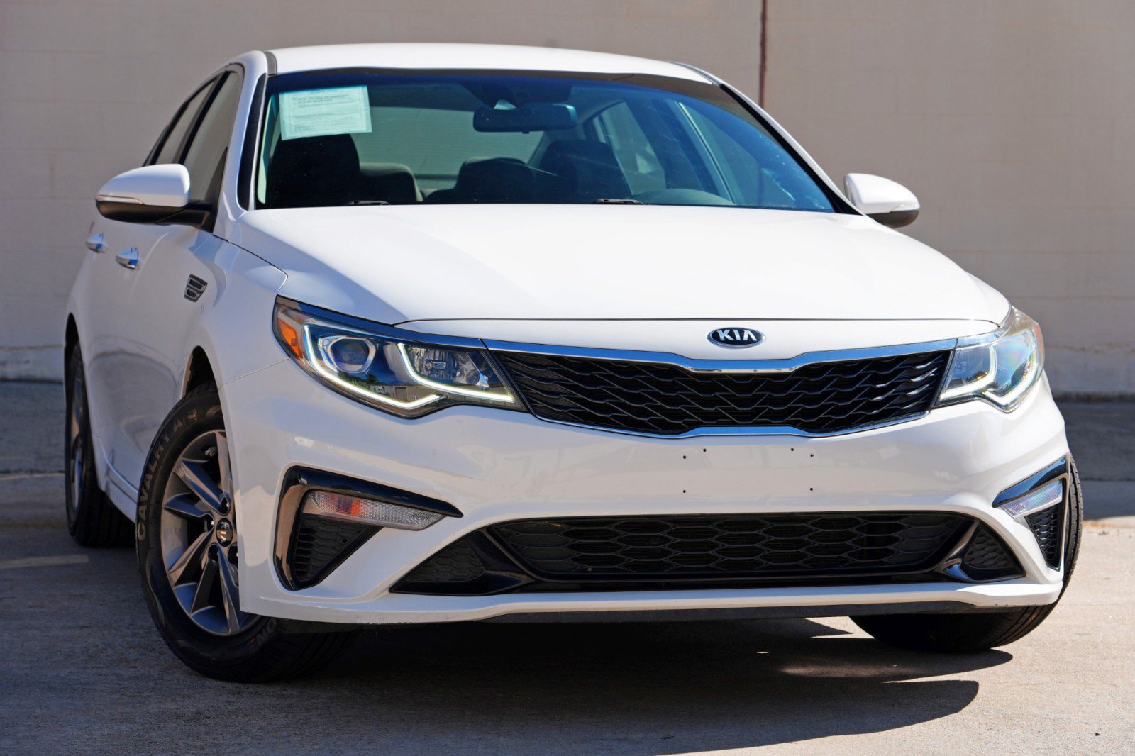 Used 2020 Kia Optima LX FWD image 2