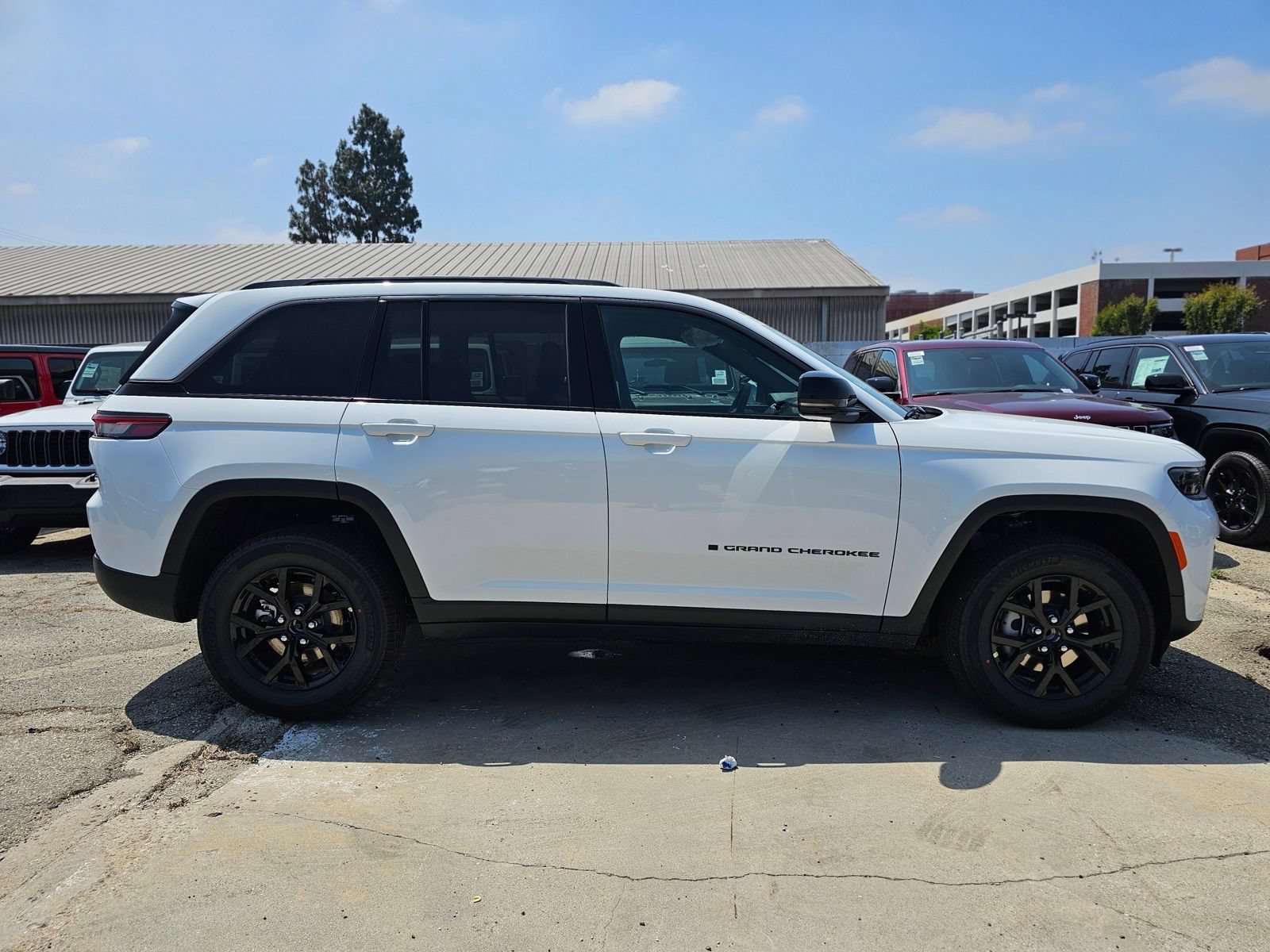 New 2026 Jeep Grand Cherokee Altitude RWD image 4