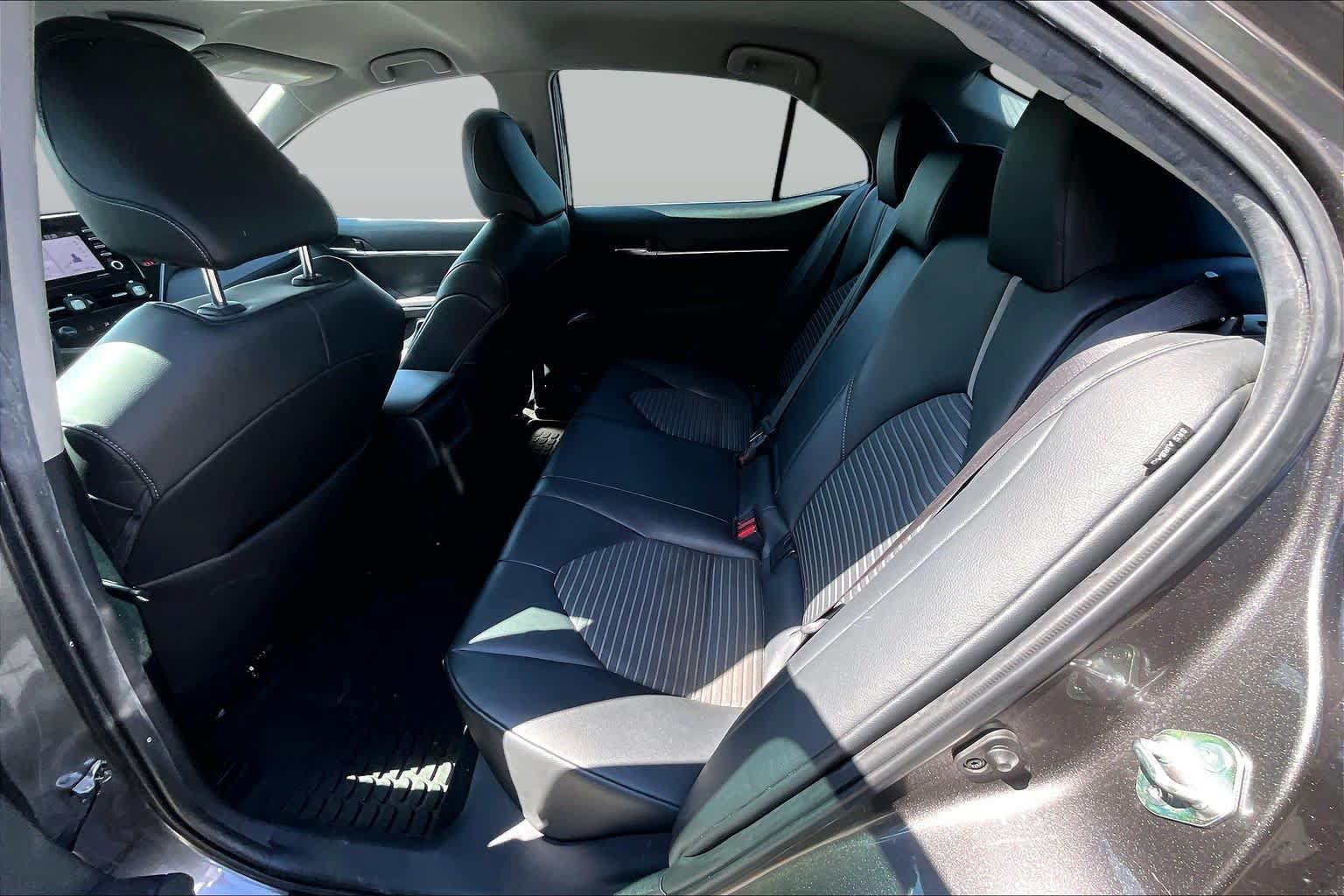Used 2021 Toyota Camry SE FWD image 19
